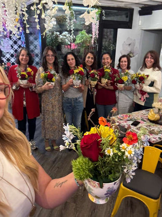 The Giving of Beauty: A Shavuot Flower Class with the Palos Verdes Chabad Ladies Group