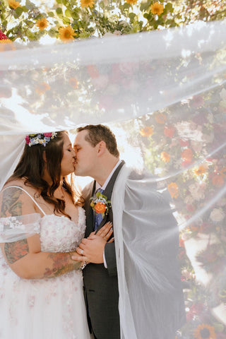 Calamigos Wedding Florist: A Colorful Garden Wedding Full of Joy, Sunflowers &amp; Flower Energy
